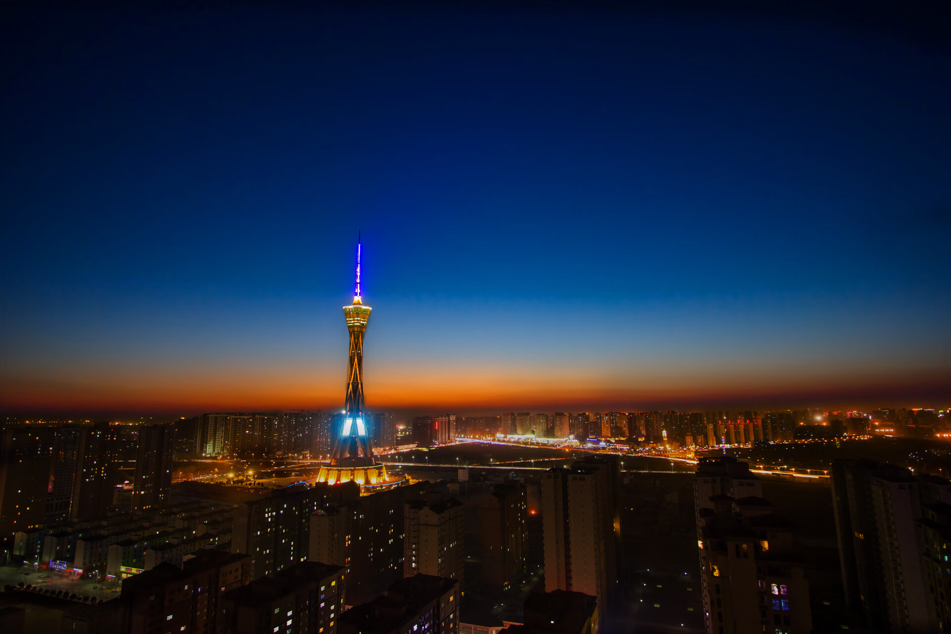 加的斯门将多次神扑力保球门不失,加的斯升上西甲